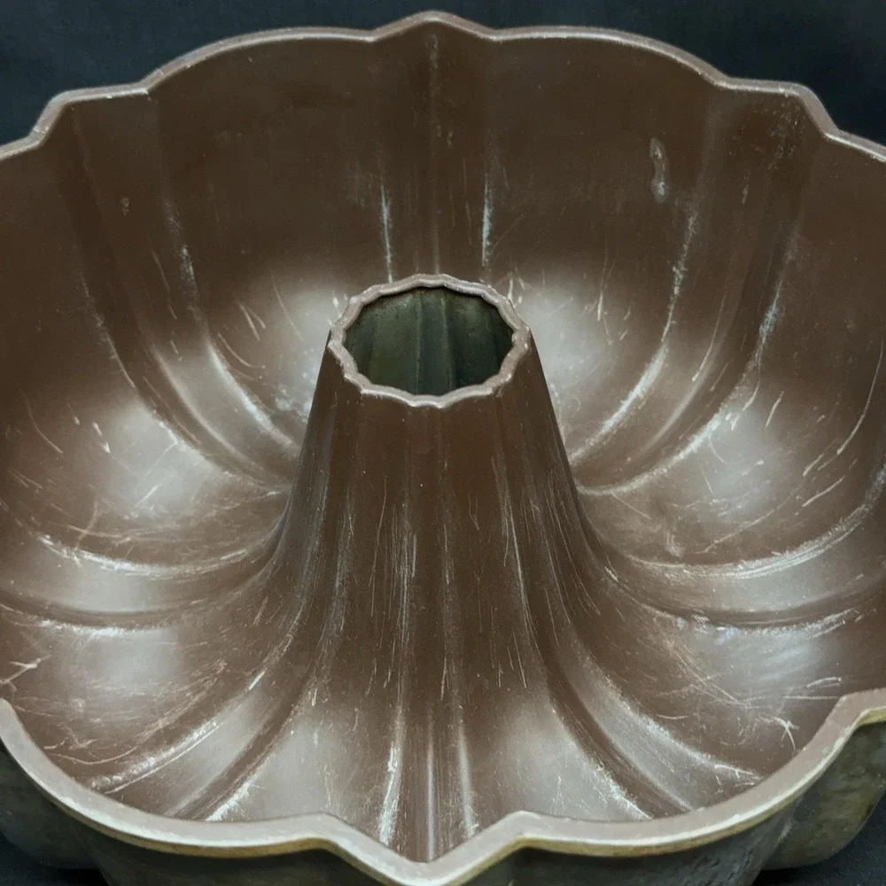 Vintage Northland Aluminum Bundt Cake Pan 10in Brown Nonstick Baking Ring USA